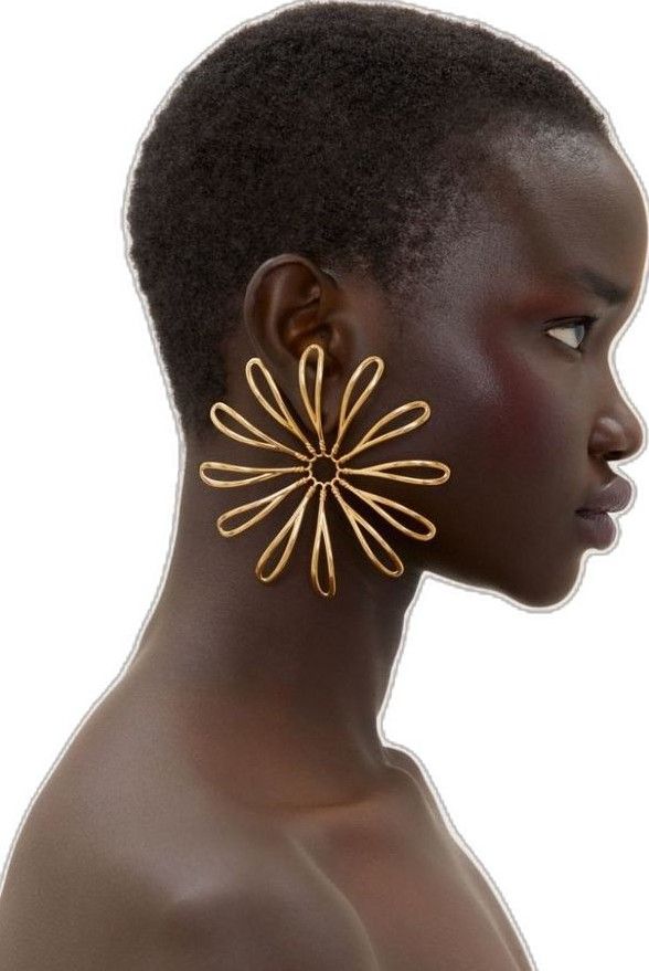 THE ART OF GIFTING — JEWELRY AS A LANGUAGE OF LOVE